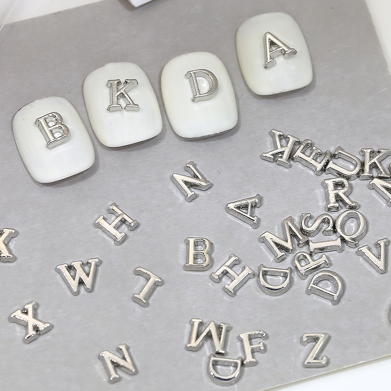 26個入り 3Dシルバーアルファベット A-Z 英語文字ネイ - Art And Craft Letter Z のレビューと価格