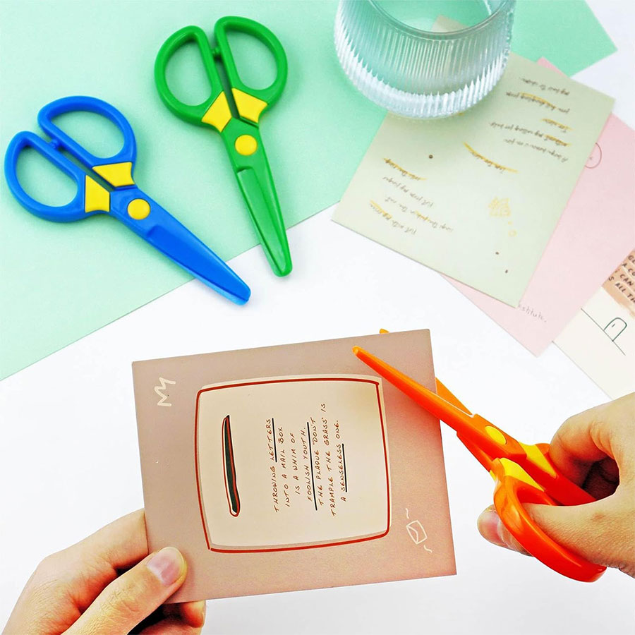 プラスチック製安全はさみ 鈍い先端のはさみ 就学前トレーニン - Art Craft For Preschoolers のレビューと価格